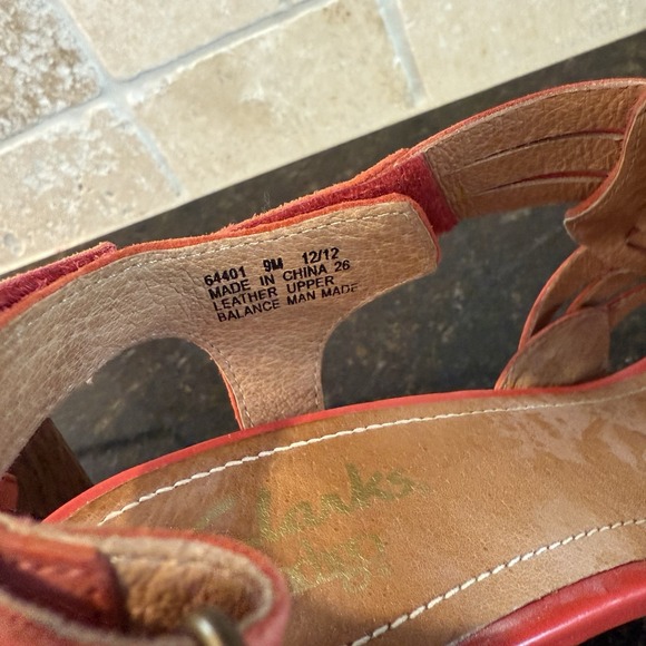 Clarks Red Woven Sandals - Picture 13 of 14